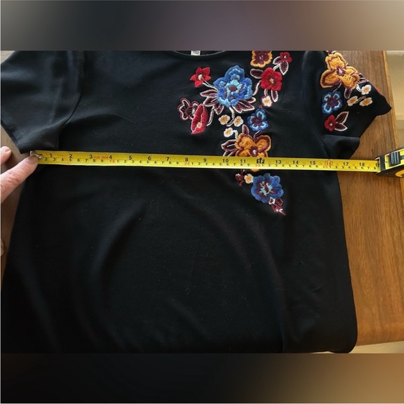 Philosophy floral embroidered knit dress. Beautiful colors. Sz. S. NWOT - Picture 5 of 10